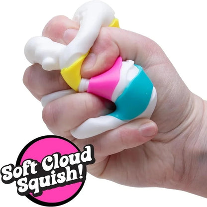 🎂 Needoh Cake Magique – Le Squishy qui fait Bip, Brille & Détend (Magie Pure !)