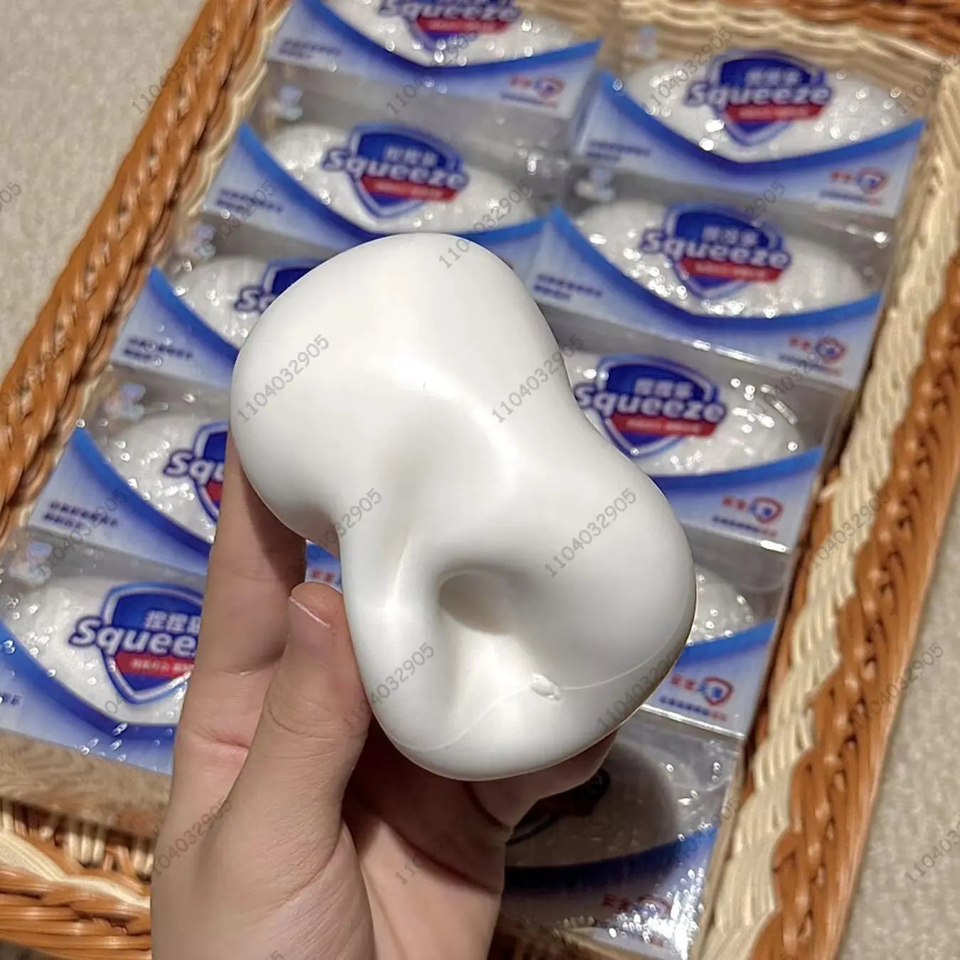 🧼 Squishy Ball Anti-Stress – Le Jouet ASMR qui Croque & Détend !