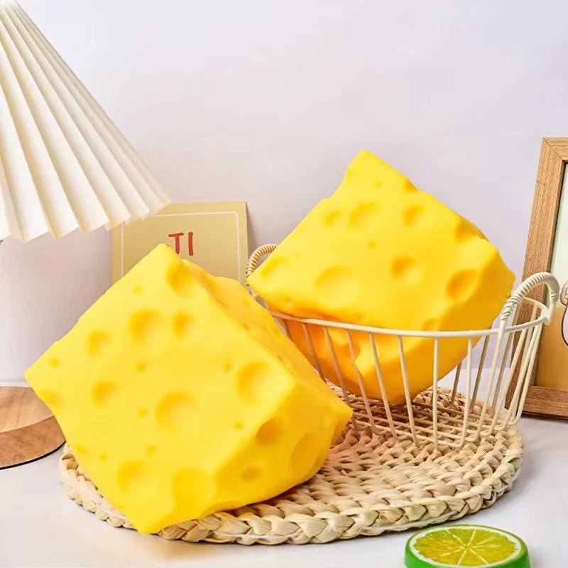 🧀 Squishy Fromage Géant XXL – L'Anti-Stress Irrésistible qui Fait Craquer Tout le Monde ! - Bébé Calinou