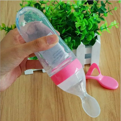 BOUTEILLE A PRESSER AVEC CUILLERE INTEGREE| Nutripress™ - Bébé Calinou